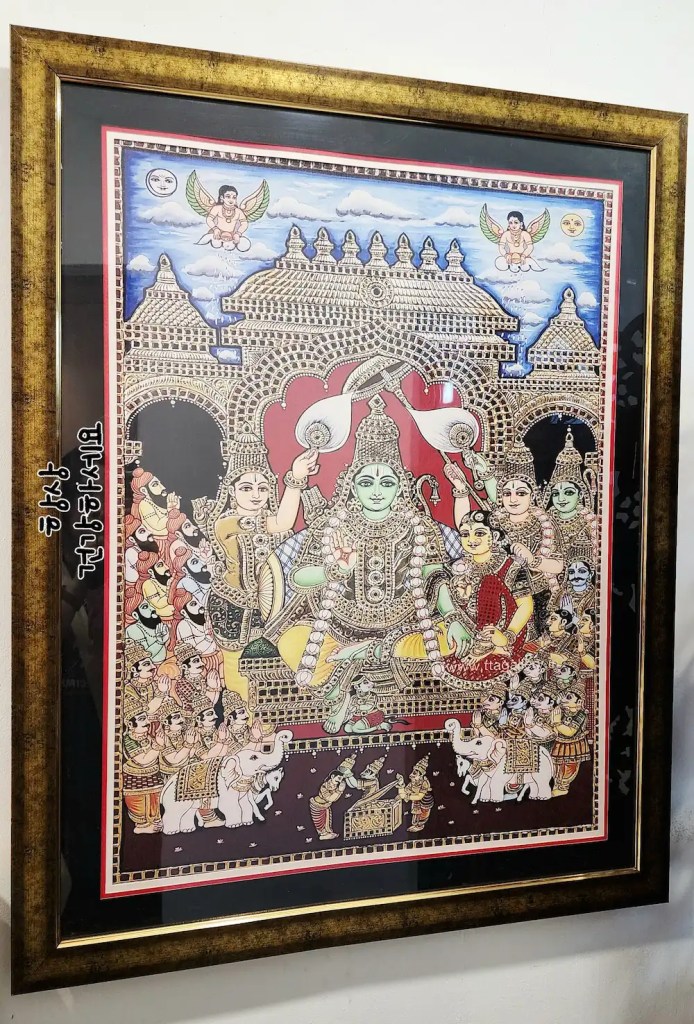 Tableau encadré de style indien représentant une scène mythologique colorée / Framed Indian artwork depicting a colorful mythological scene
